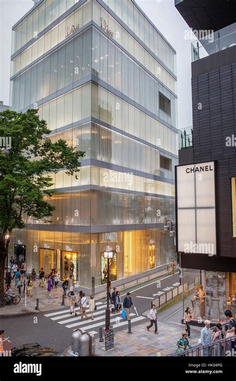 dior store omotesando_architects|Dior omotesando store.